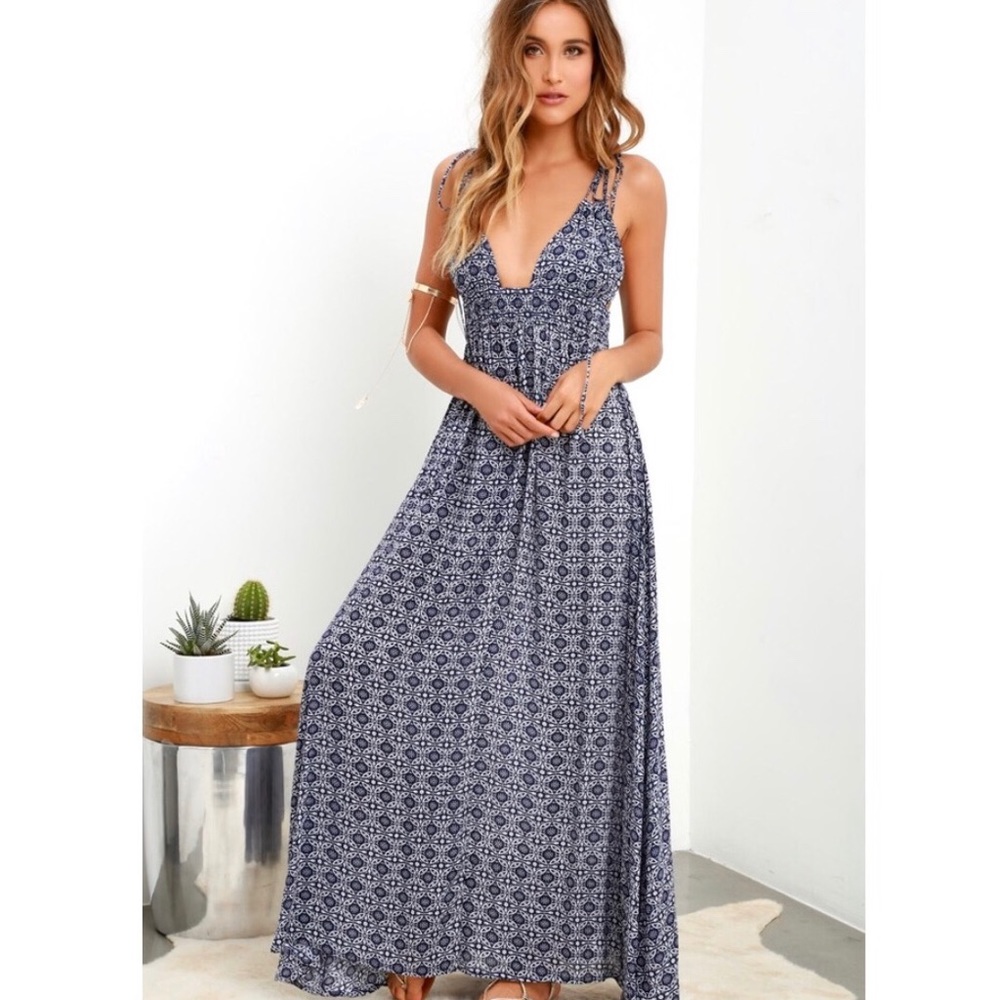Lulu’s Blue Maxi Dress Size Medium